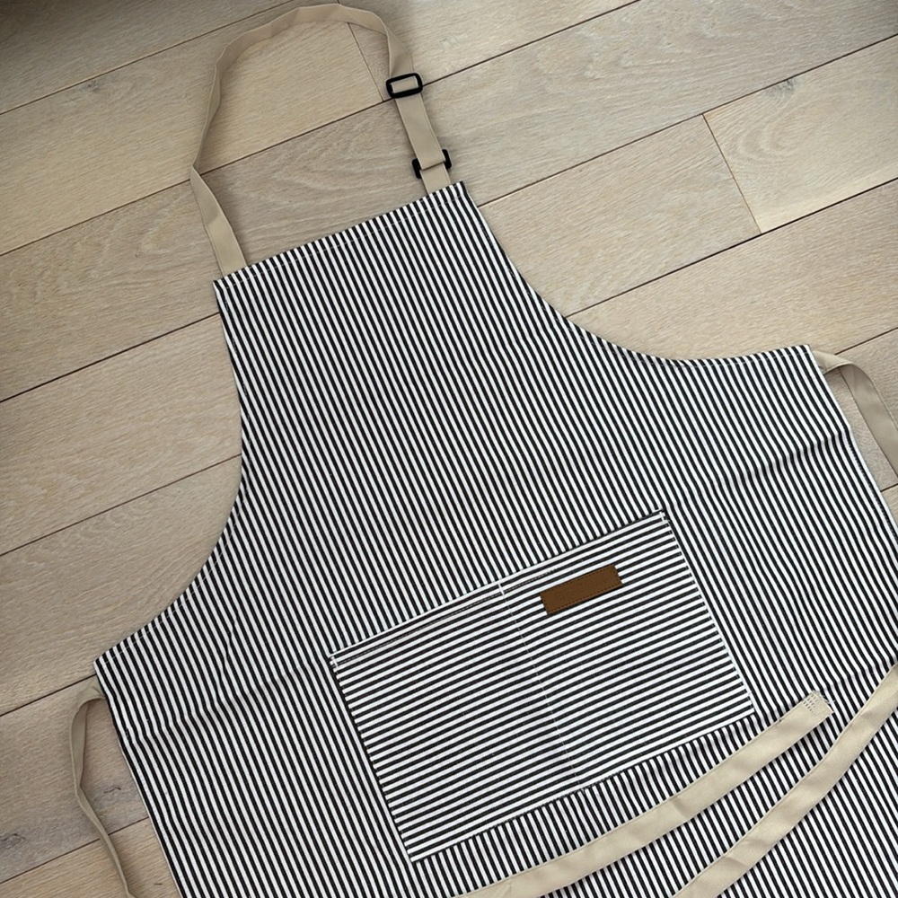 New without tags apron